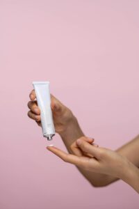 Pesquisadores incorporaram própolis vermelha a um emulsificante de oliva para criar pomada estável e segura contra queimaduras