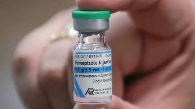 Imagem mostra fomepizol para tratar intoxicação por metanol.