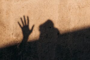 Irmão da vítima também foi levado | Reprodução/Pexels