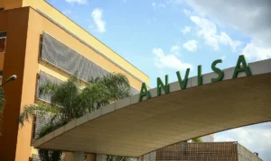 Imagem mostra prédio da Anvisa.