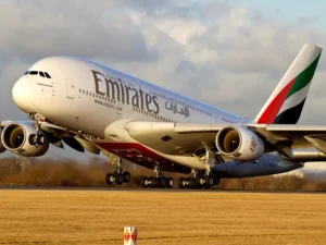 Avião do Emirates.