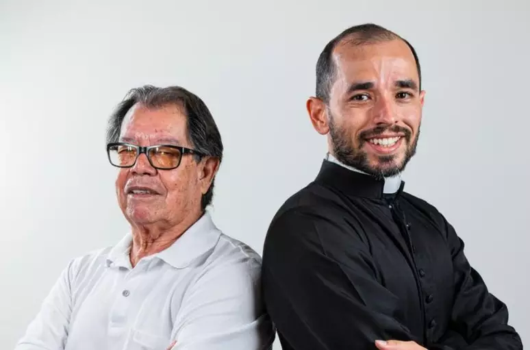 Padre e avô ganham campeonato de truco e dividem R$ 40 mil