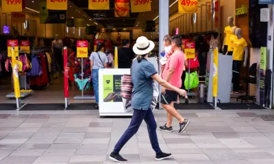 Contratações temporárias crescem no fim de ano e movimentam o comércio, abrindo portas para quem busca ingressar ou retornar ao mercado de trabalho