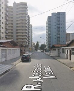 Equipes da polícia e do Samu foram acionadas após a queda do homem do 15º andar