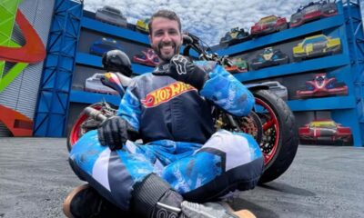 Lurrique Ferrari durante apresentação no Hot Wheels Epic Show, onde o piloto sofreu o acidente que resultou em sua morte no Beto Carrero World