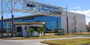 Imagem mostra prédio da Universidade Federal do Vale do São Francisco.