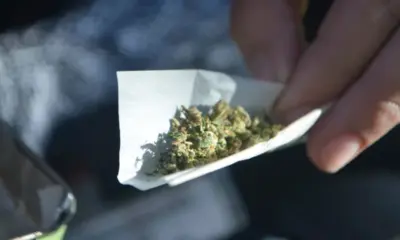 Proposta cria multa e reacende debate sobre uso de espaços públicos O autor do projeto argumenta que a medida busca devolver praças e avenidas às famílias. Durante a votação, Jalyson afirmou que a presença de usuários inviabiliza o uso dos espaços. Segundo ele, a multa funcionaria como forma de inibir o consumo de maconha e outras substâncias ilícitas em áreas de grande circulação