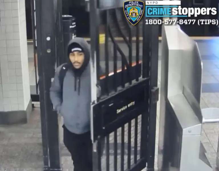 Jovem é preso por atear fogo em morador de rua dentro de metrô