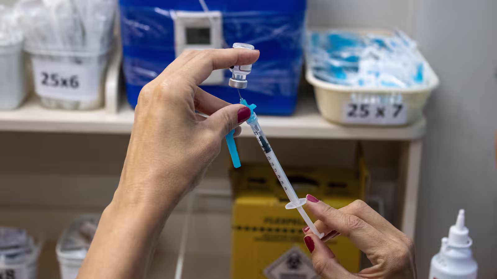 Vacina contra febre amarela segue abaixo da meta em Minas Gerais; método é o mais eficaz para a prevenção
