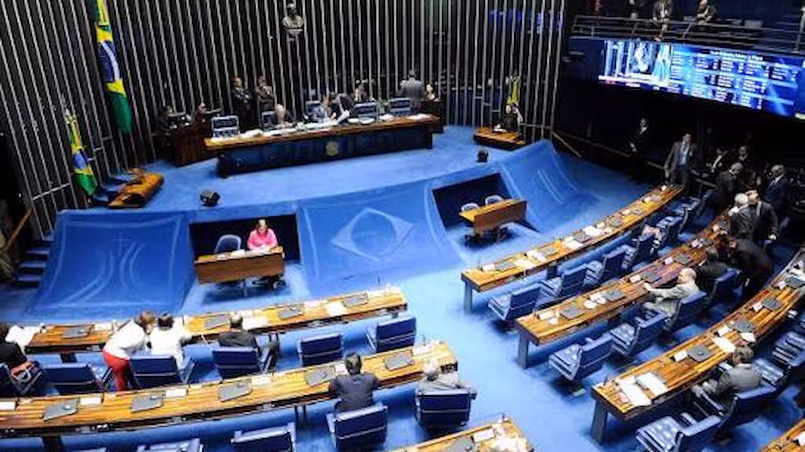 Senado vota neste momento proposta que prevê fim da escala 6×1